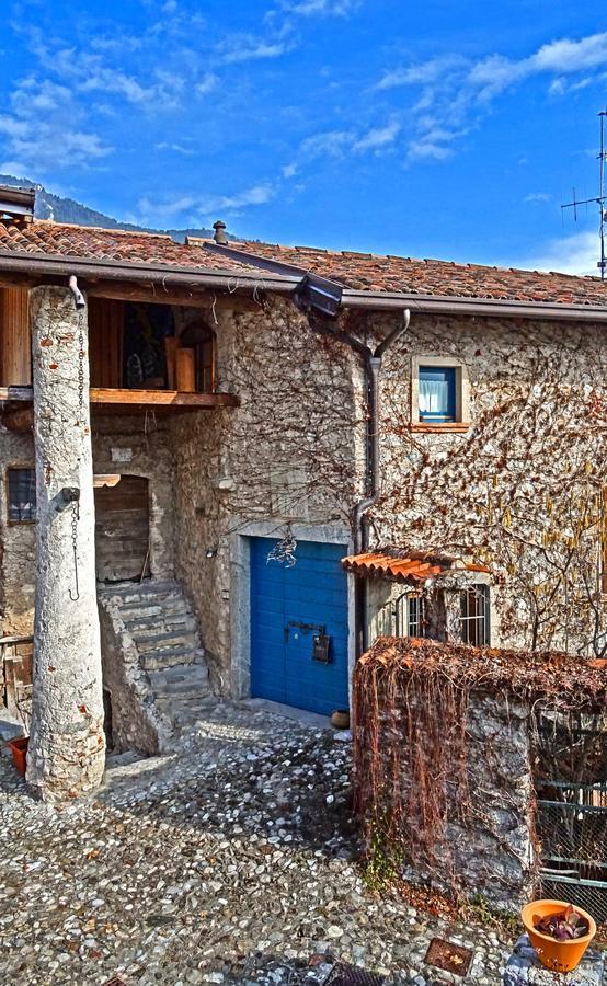 Апартаменти Rustico Colonna House By Gardadomusmea Vesio Екстер'єр фото