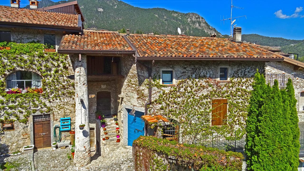 Апартаменти Rustico Colonna House By Gardadomusmea Vesio Екстер'єр фото